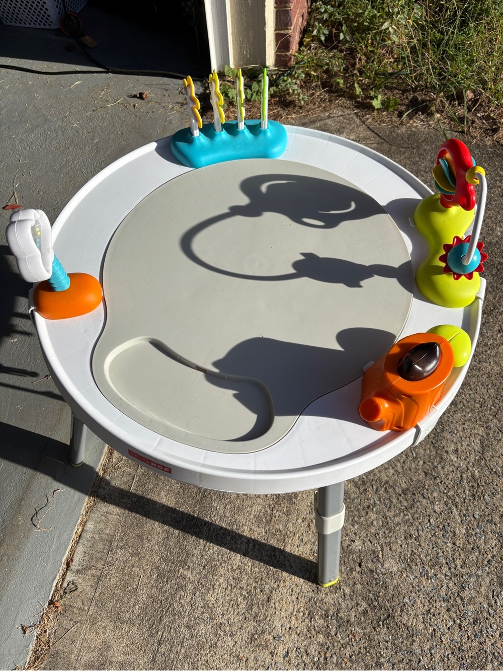 Skip Hop Activity Table - Picture 2 of 3